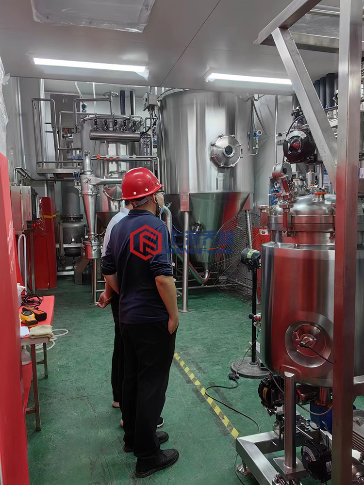 制藥用有機溶劑噴霧干燥機客戶現(xiàn)場安裝